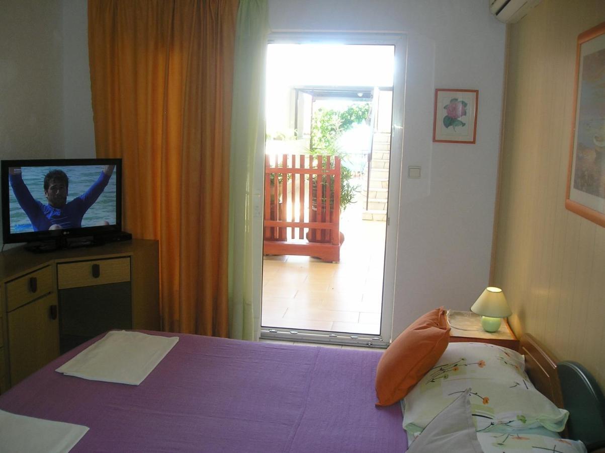 Family Apartments Ankica Crikvenica Exterior foto