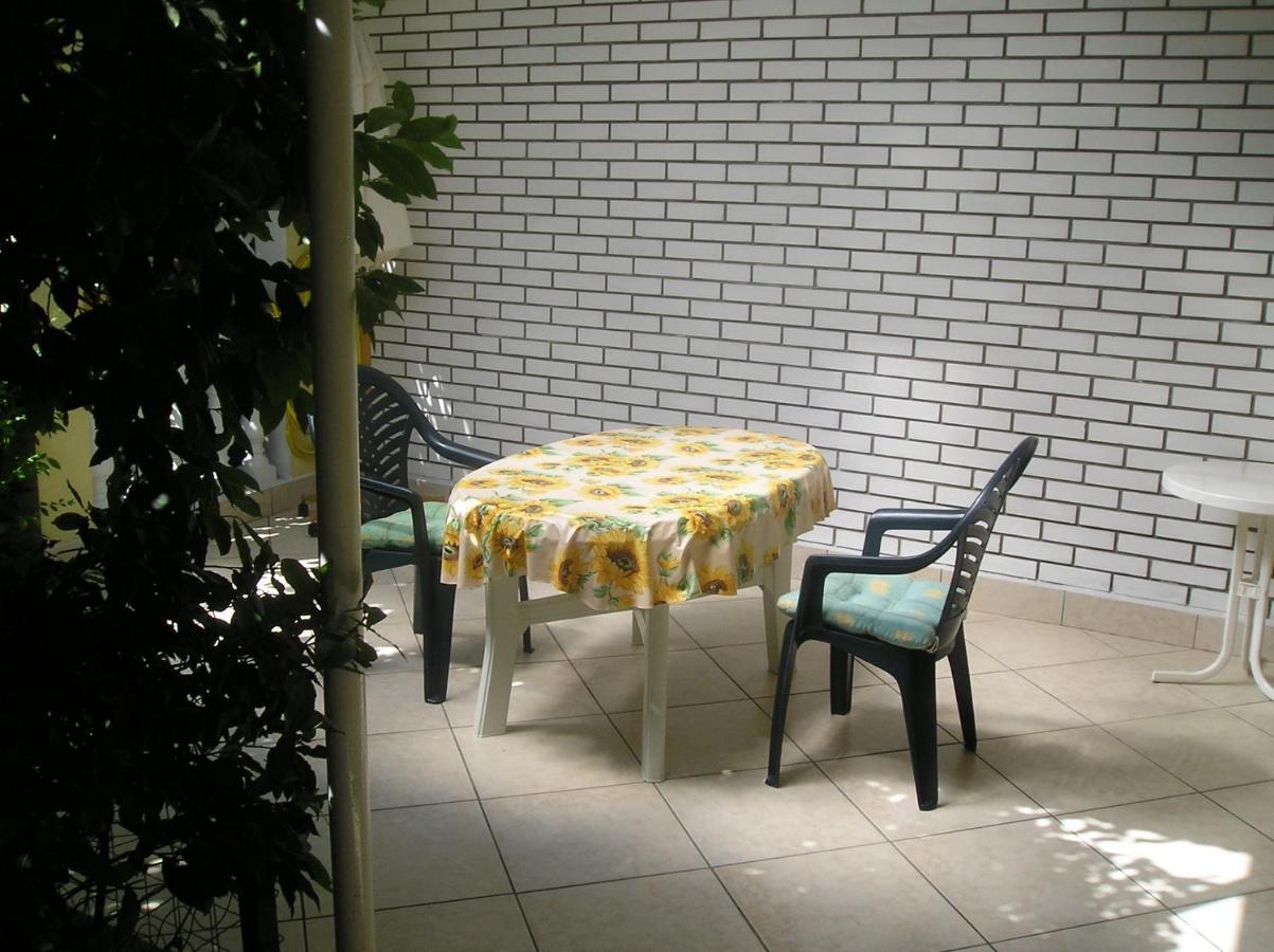Family Apartments Ankica Crikvenica Exterior foto