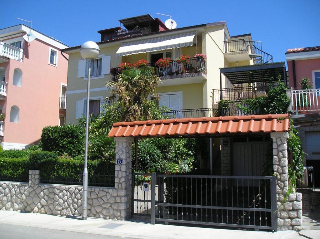 Family Apartments Ankica Crikvenica Exterior foto